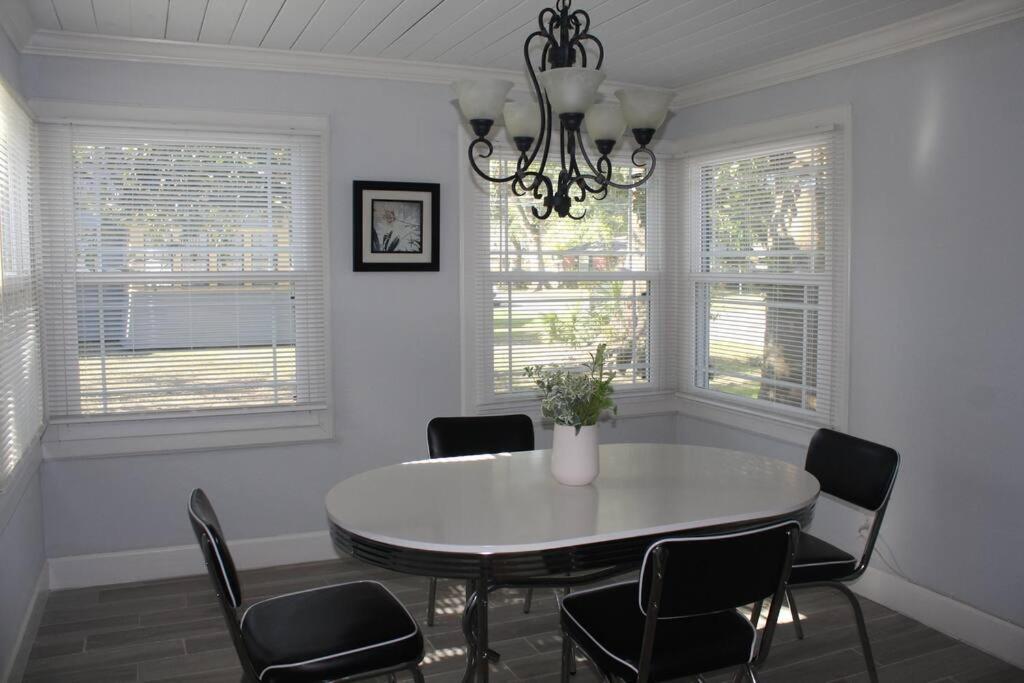 ☆The Oasis In Murray Hill☆ -Sleeps 8- Wifi- Cozy Jacksonville Exterior foto