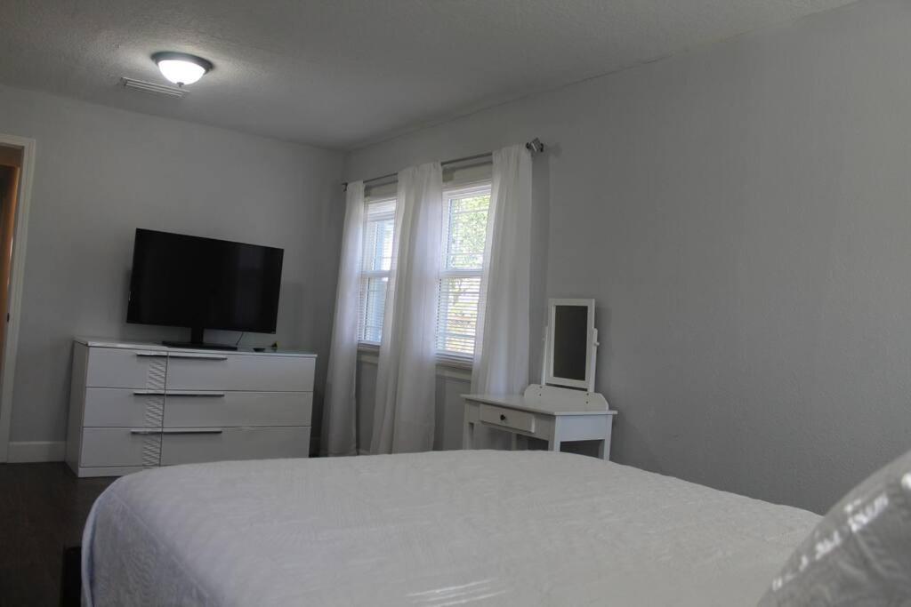 ☆The Oasis In Murray Hill☆ -Sleeps 8- Wifi- Cozy Jacksonville Exterior foto