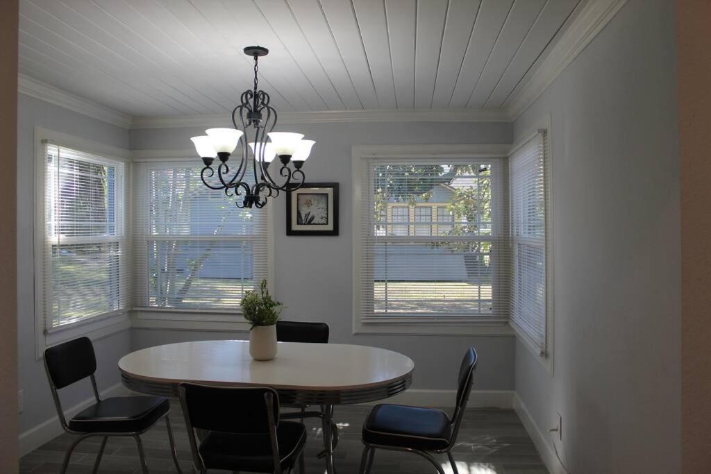 ☆The Oasis In Murray Hill☆ -Sleeps 8- Wifi- Cozy Jacksonville Exterior foto